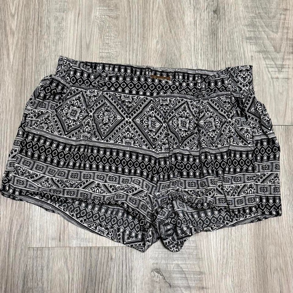 Copper Key Geometric Print Shorts Women Size M